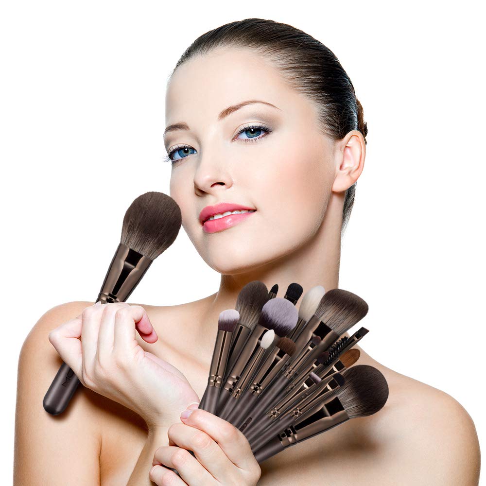 Professional Makeup Brush Set, Eigshow Makeup Brushes Perfect for Foundation Face Powder Blending Blush Bronzer Eyeliner Eye Shadow Brows with Case, Best Gift for Women, Travel Kit(PRO 18pcs Coffee)