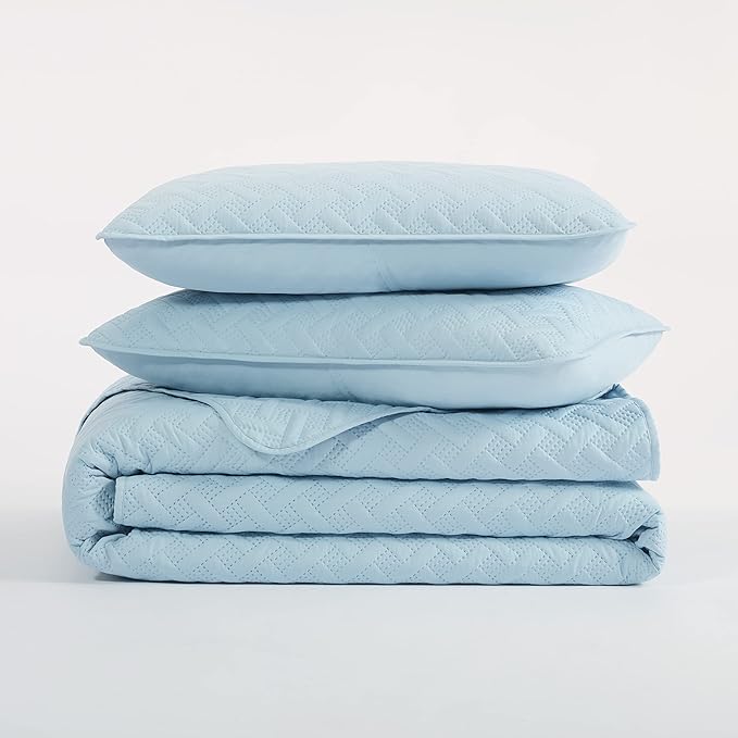 Serta ComfortSure Pinsonic Quilt Set King/Cal King Bedding Set in Light Blue