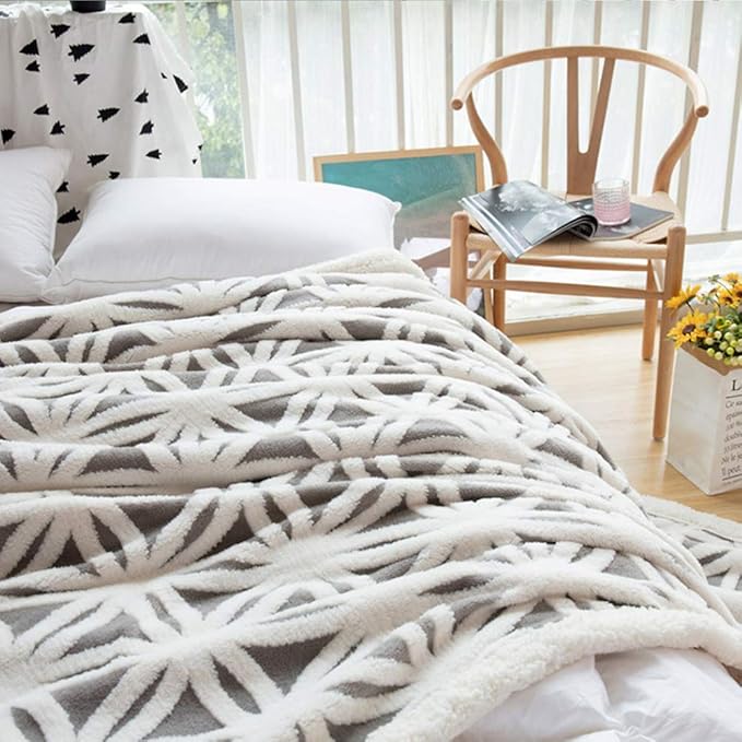 LOMAO Sherpa Fleece Blanket 60x80 Fuzzy Soft Throw Blanket Dual Sided Blanket for Couch Sofa Bed (Grey, 60''x80'')